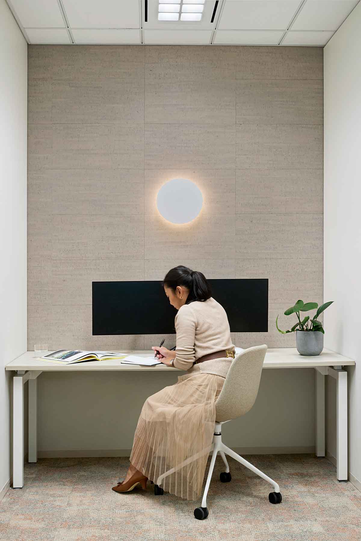 Qualitas-Stand-Alone-Desk
